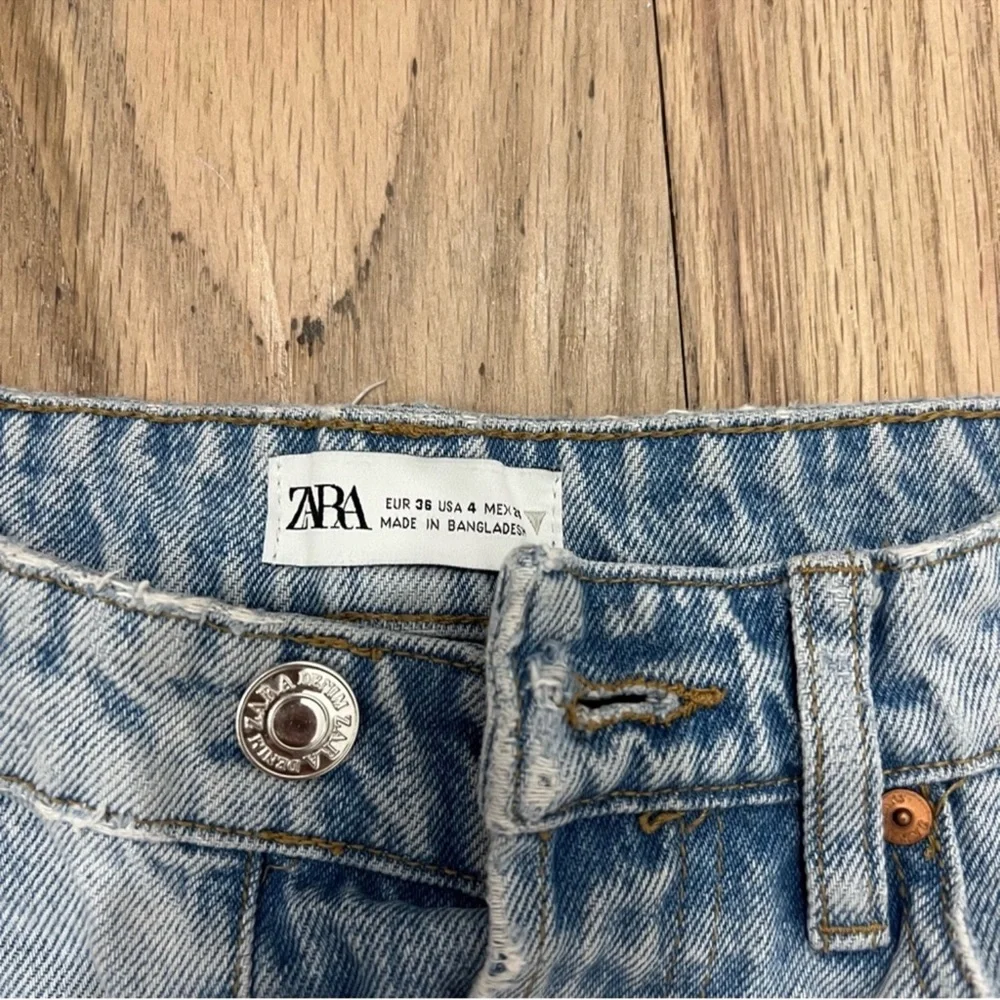 Zara Light Blue Straight Leg Jeans - Picture 2 of 2